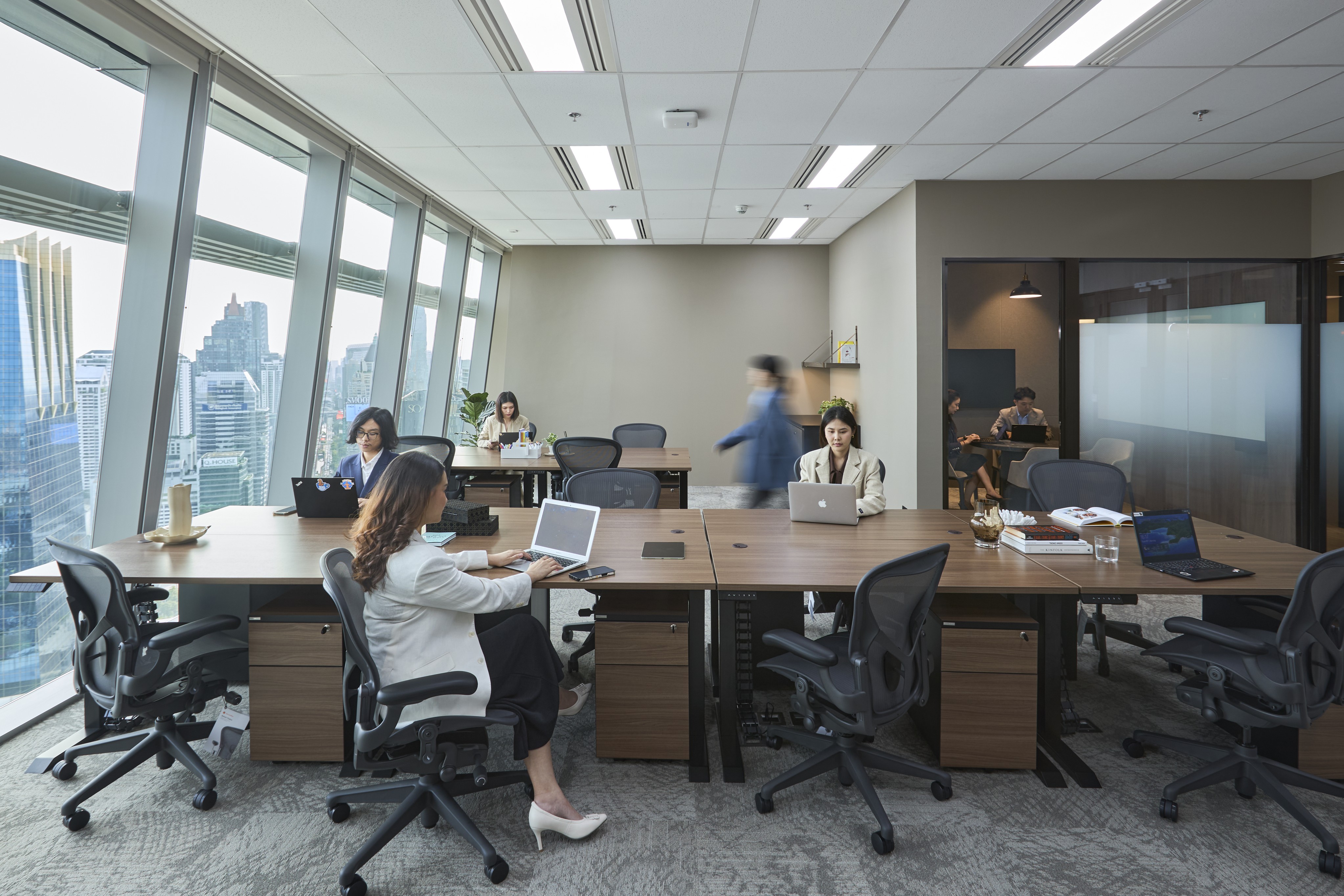 new ideas in the workplace such as flexible workstyles and openness to experimentation